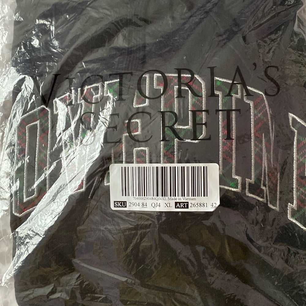 Pink Victoria’s secrets hoodie new with tags